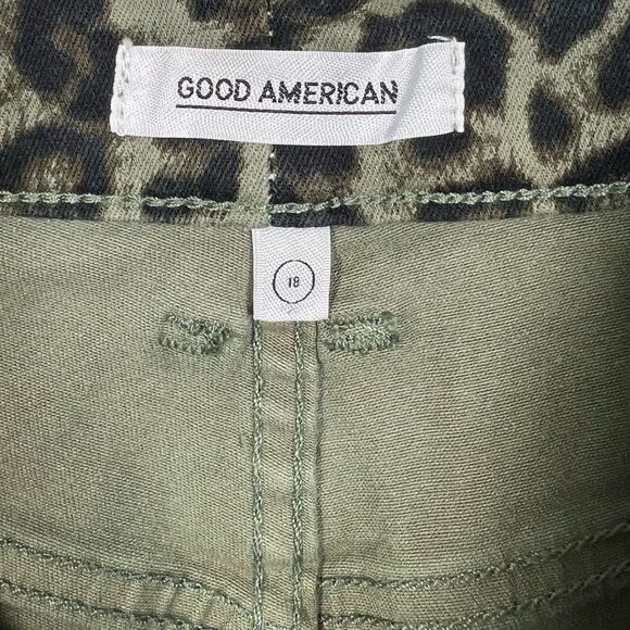 Good American NWT Womens Size 18 Leopard Sage Distressed Hem Cut Off Jean Short - Picture 9 of 14